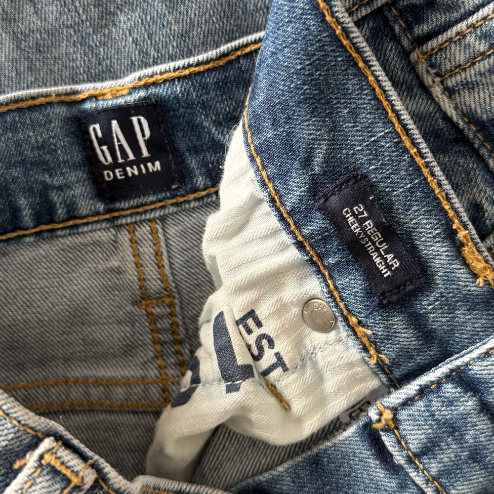 GAP High Rise Cheeky Straight Jeans with Rips - Picture 6 of 6